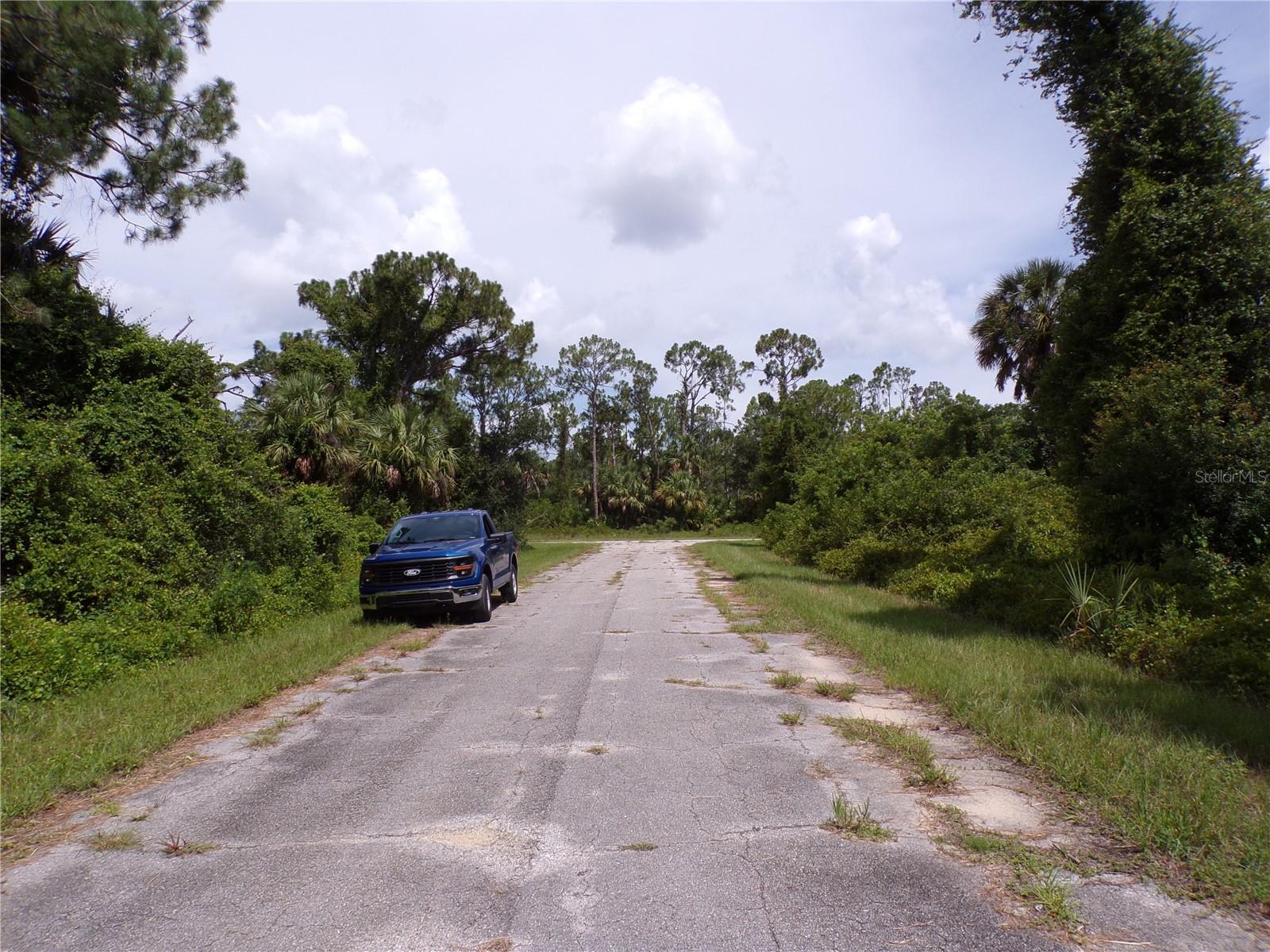 Listing photo id 4 for Ironside Street