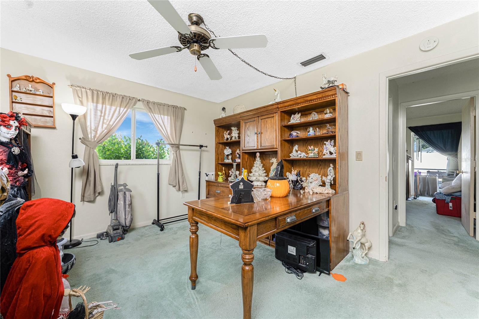 Image 16 of 42 For 22158 Riverhead Avenue
