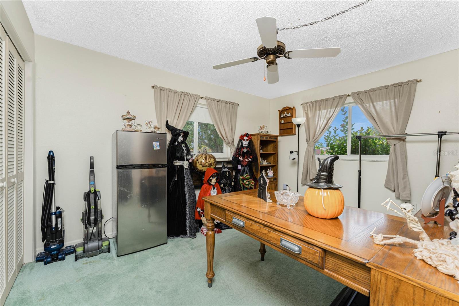 Image 18 of 42 For 22158 Riverhead Avenue