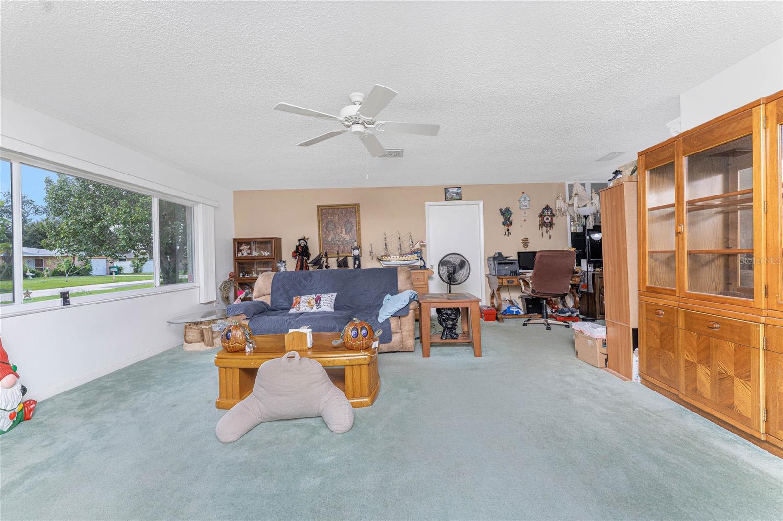 Image 5 of 42 For 22158 Riverhead Avenue