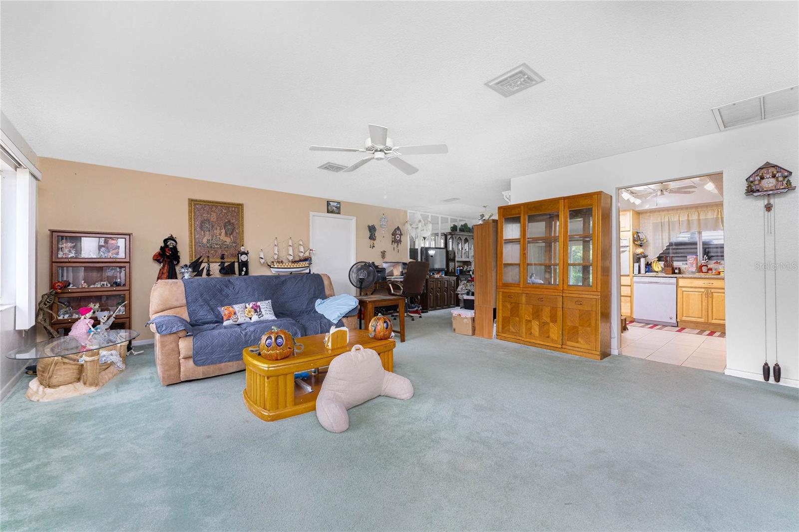 Image 6 of 42 For 22158 Riverhead Avenue