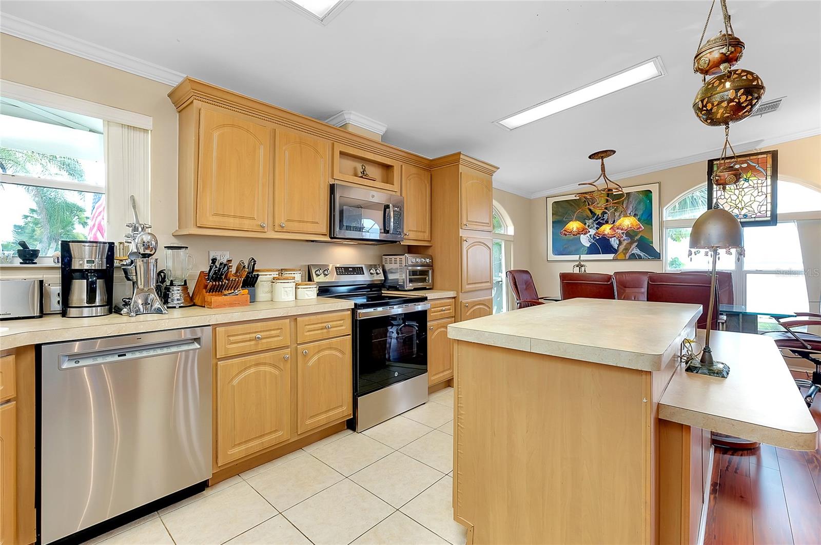 Image 10 of 63 For 24437 Harborview Road A