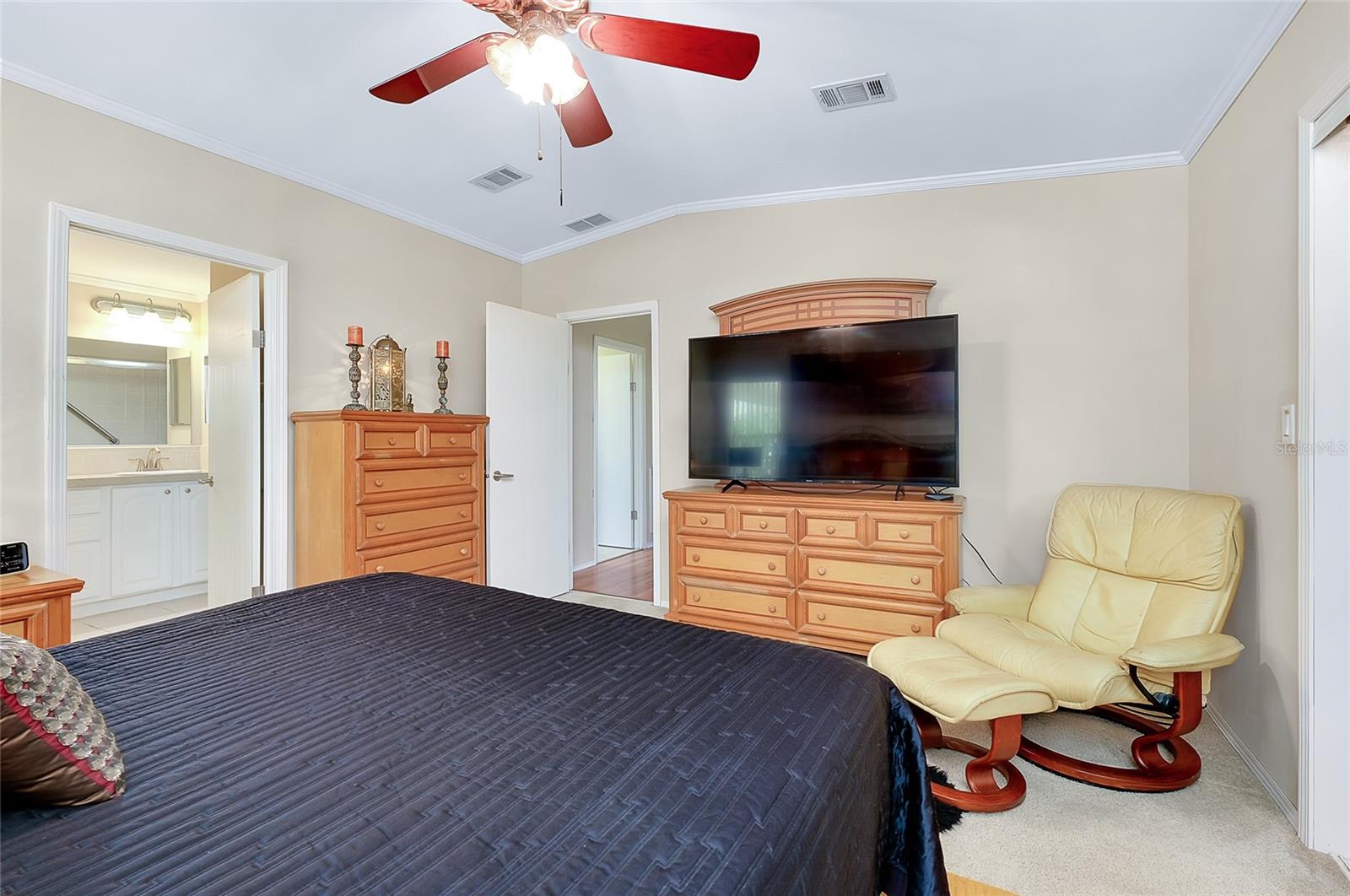 Image 16 of 63 For 24437 Harborview Road A