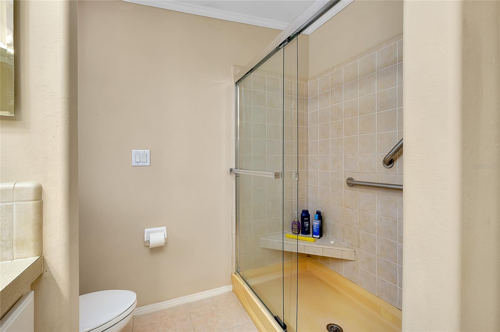 Image 19 of 63 For 24437 Harborview Road A