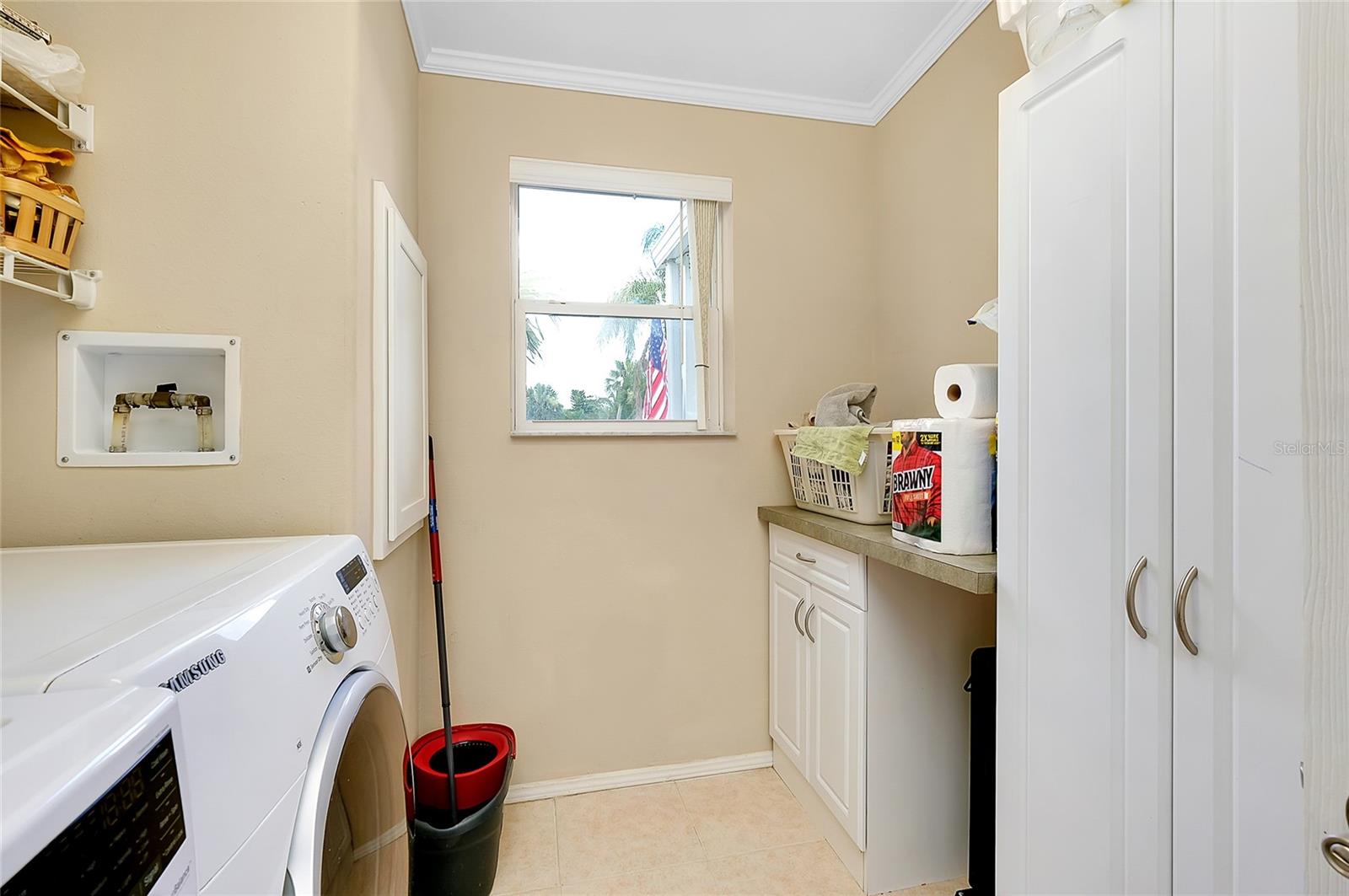 Image 29 of 63 For 24437 Harborview Road A