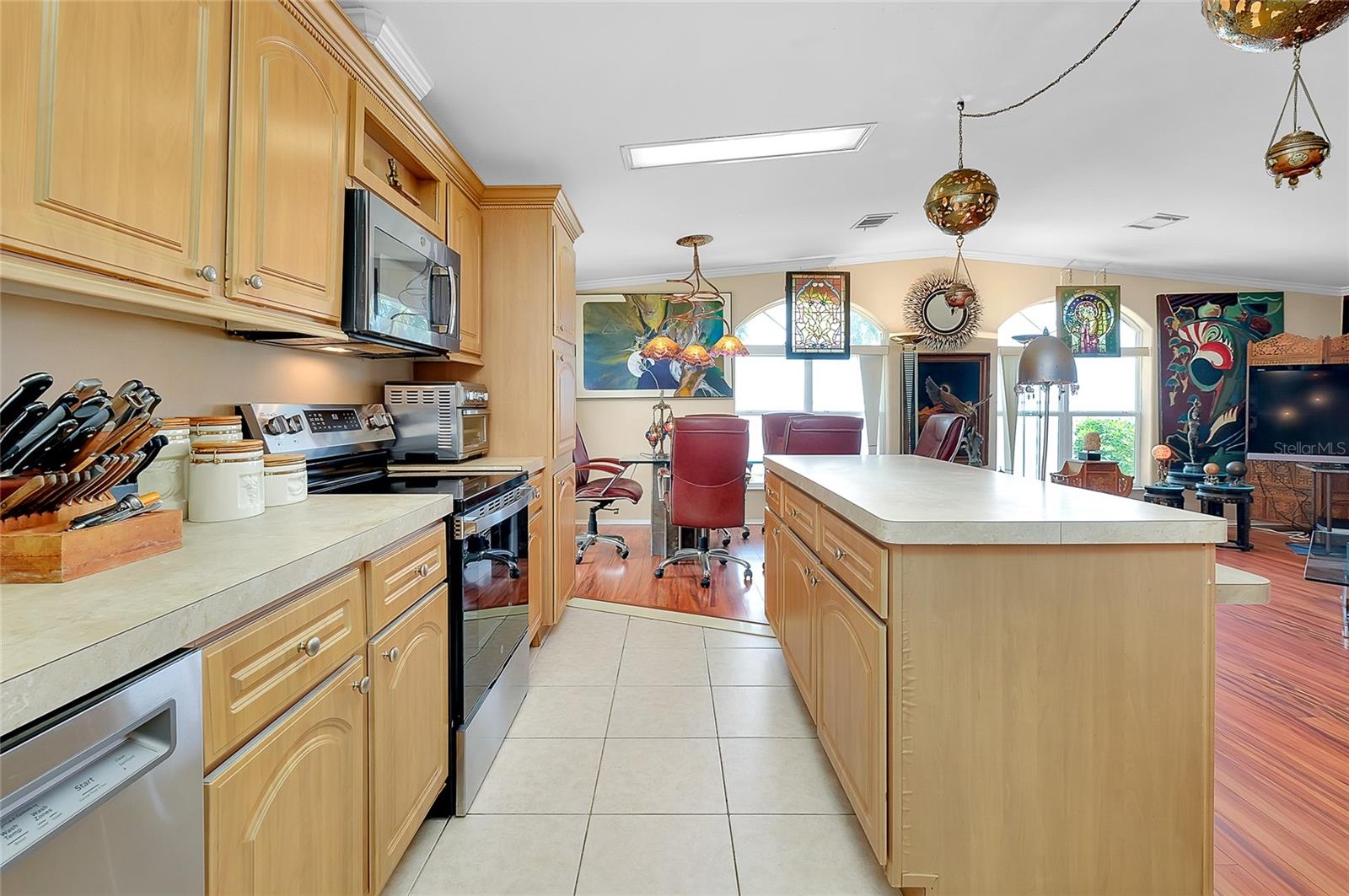 Image 9 of 63 For 24437 Harborview Road A