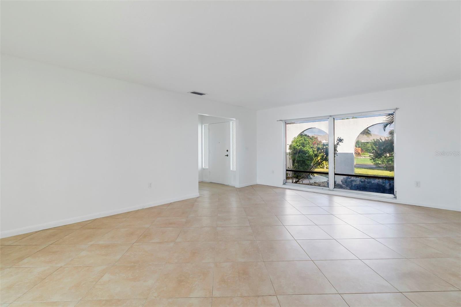 Image 6 of 37 For 1708 Claw Court