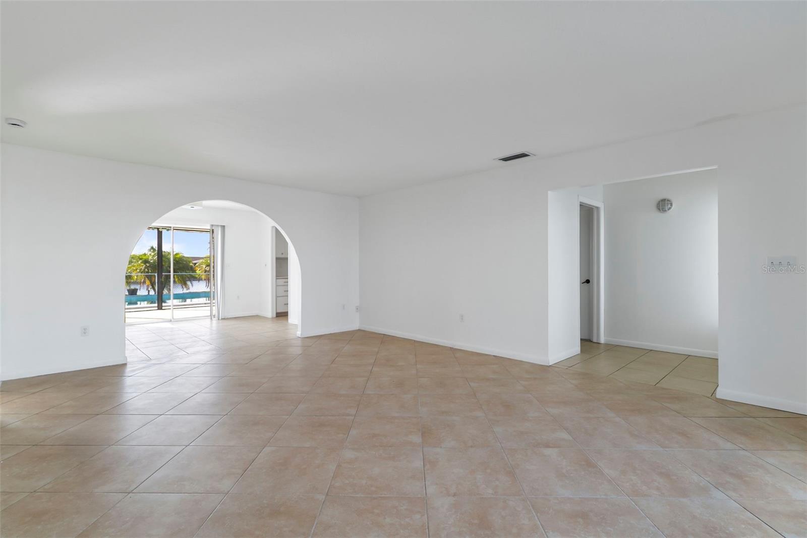 Image 8 of 37 For 1708 Claw Court