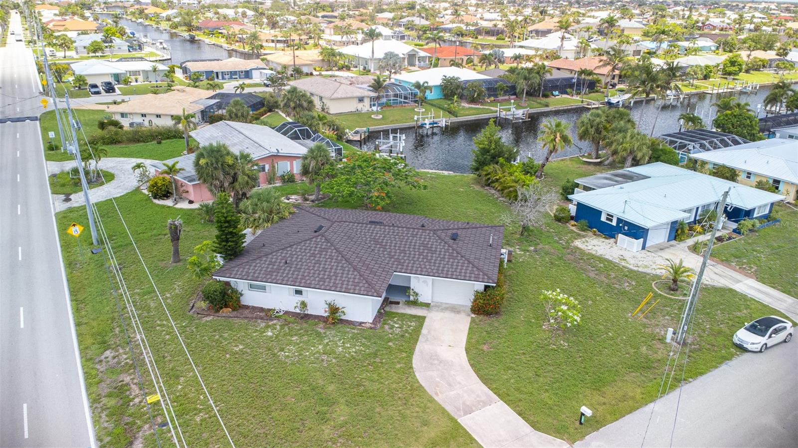 Image 2 of 17 For 210 De Lido Court