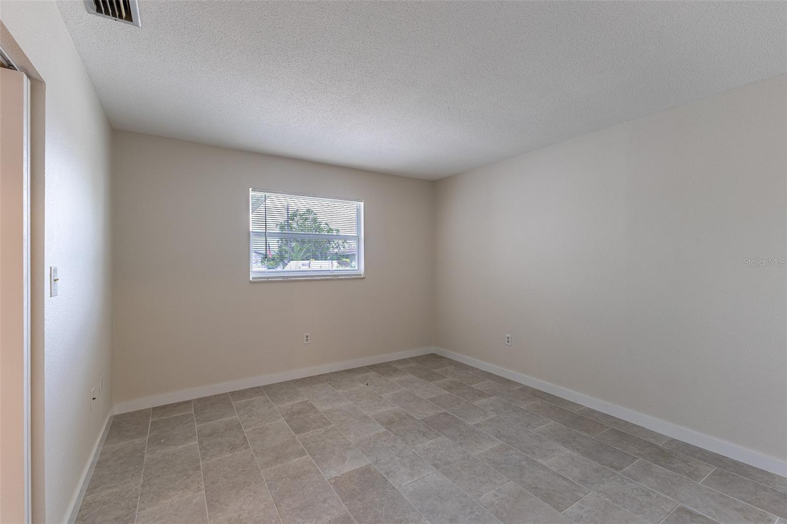 Image 6 of 17 For 210 De Lido Court