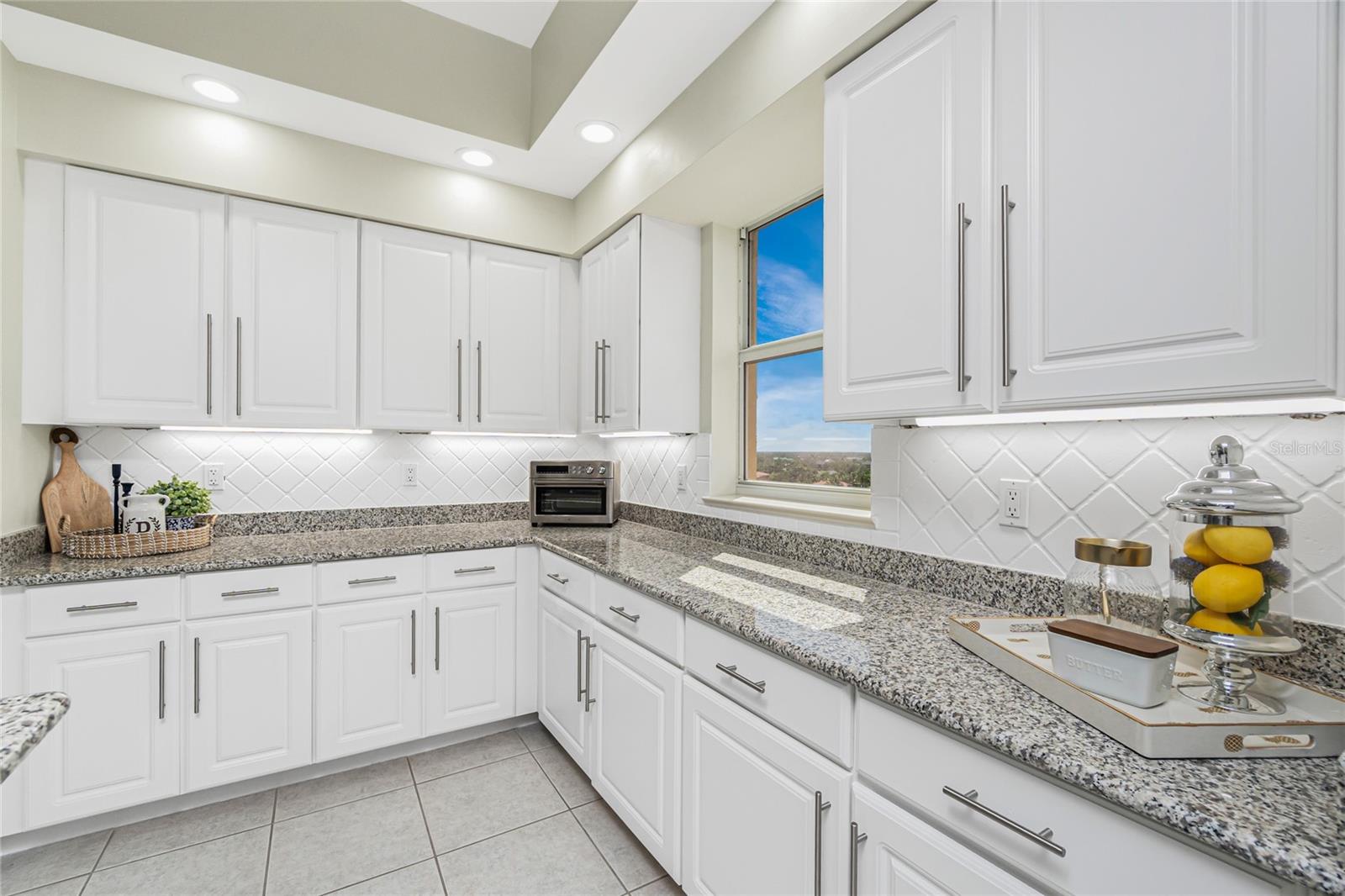 Image 16 of 65 For 3313 Sunset Key Cir  701