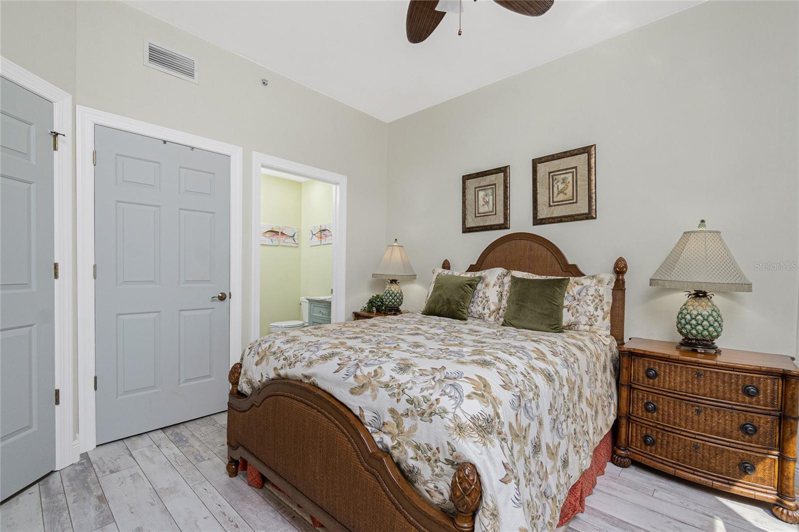 Image 31 of 65 For 3313 Sunset Key Cir  701
