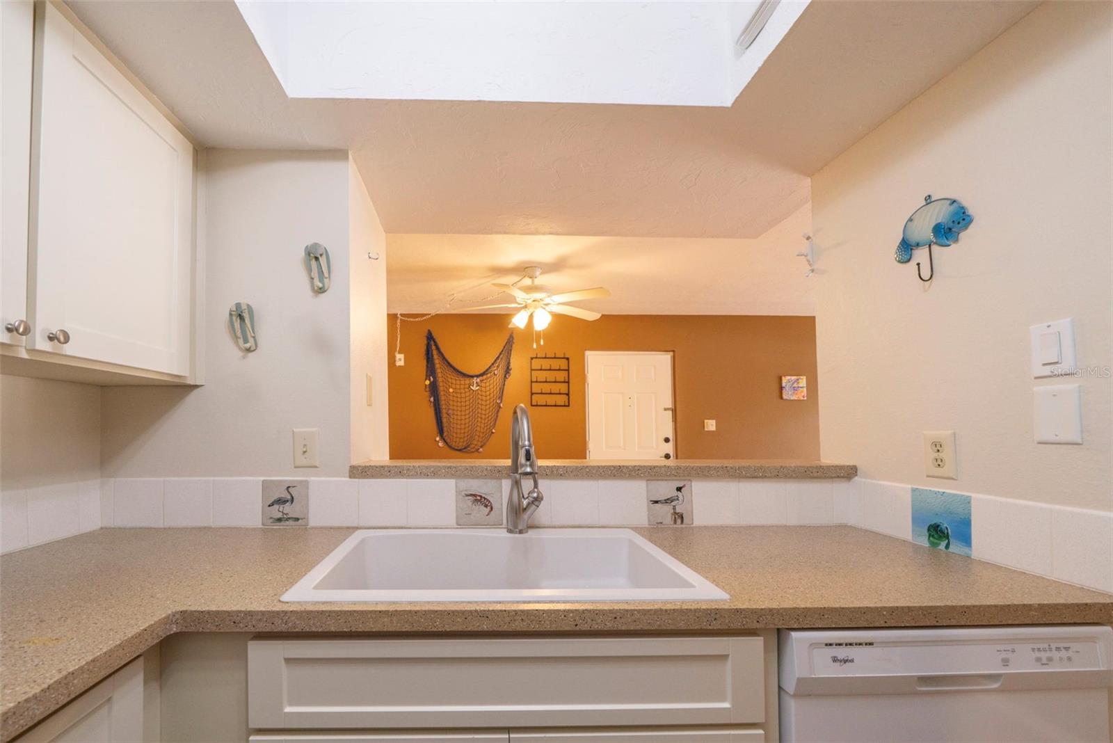Image 11 of 33 For 19505 Quesada Avenue C103
