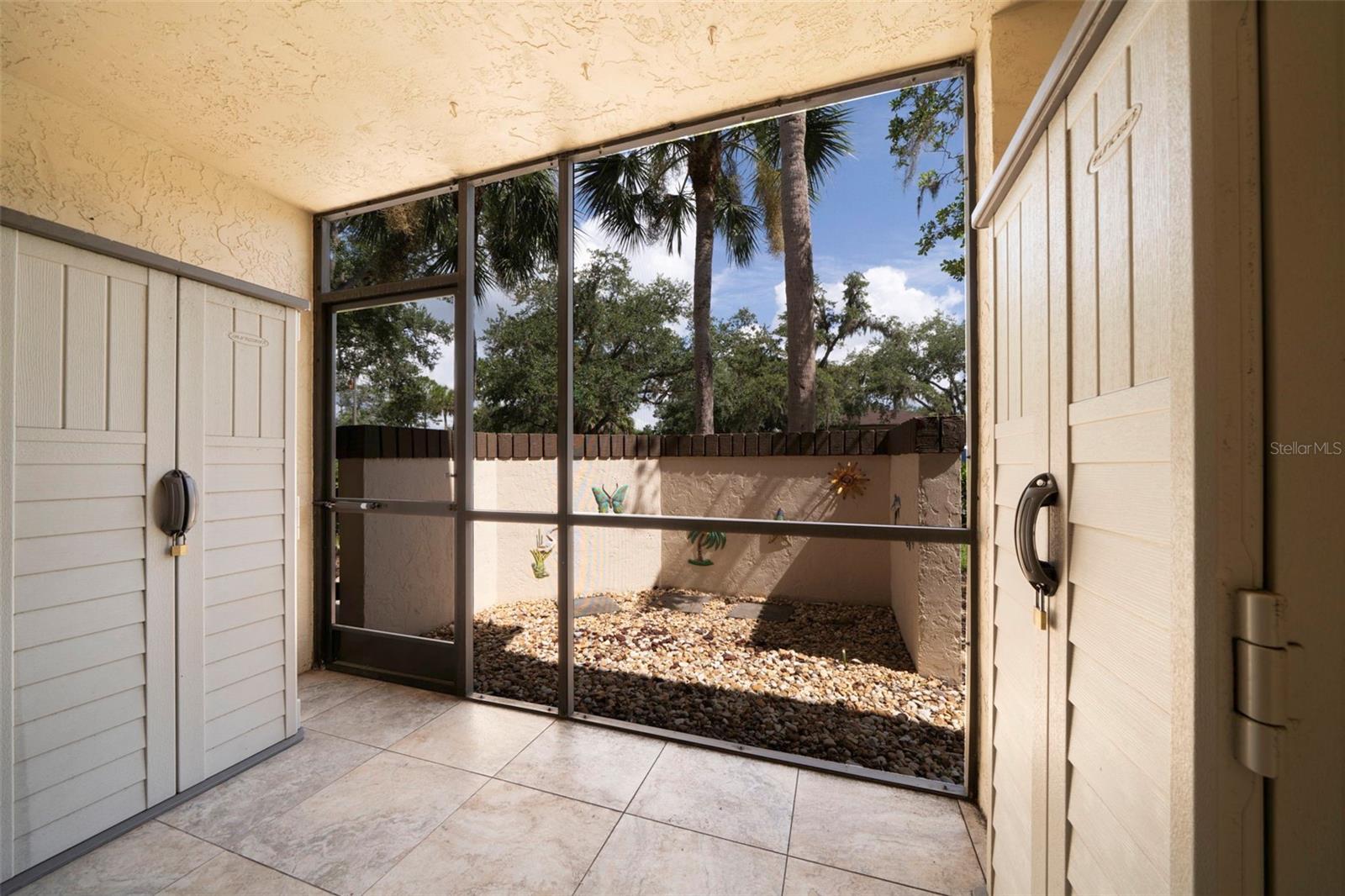 Image 22 of 33 For 19505 Quesada Avenue C103