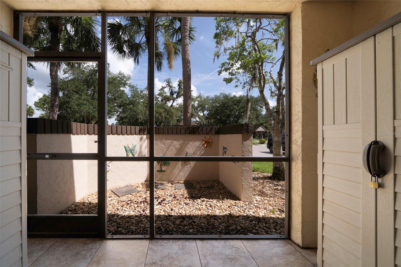 Image 23 of 33 For 19505 Quesada Avenue C103