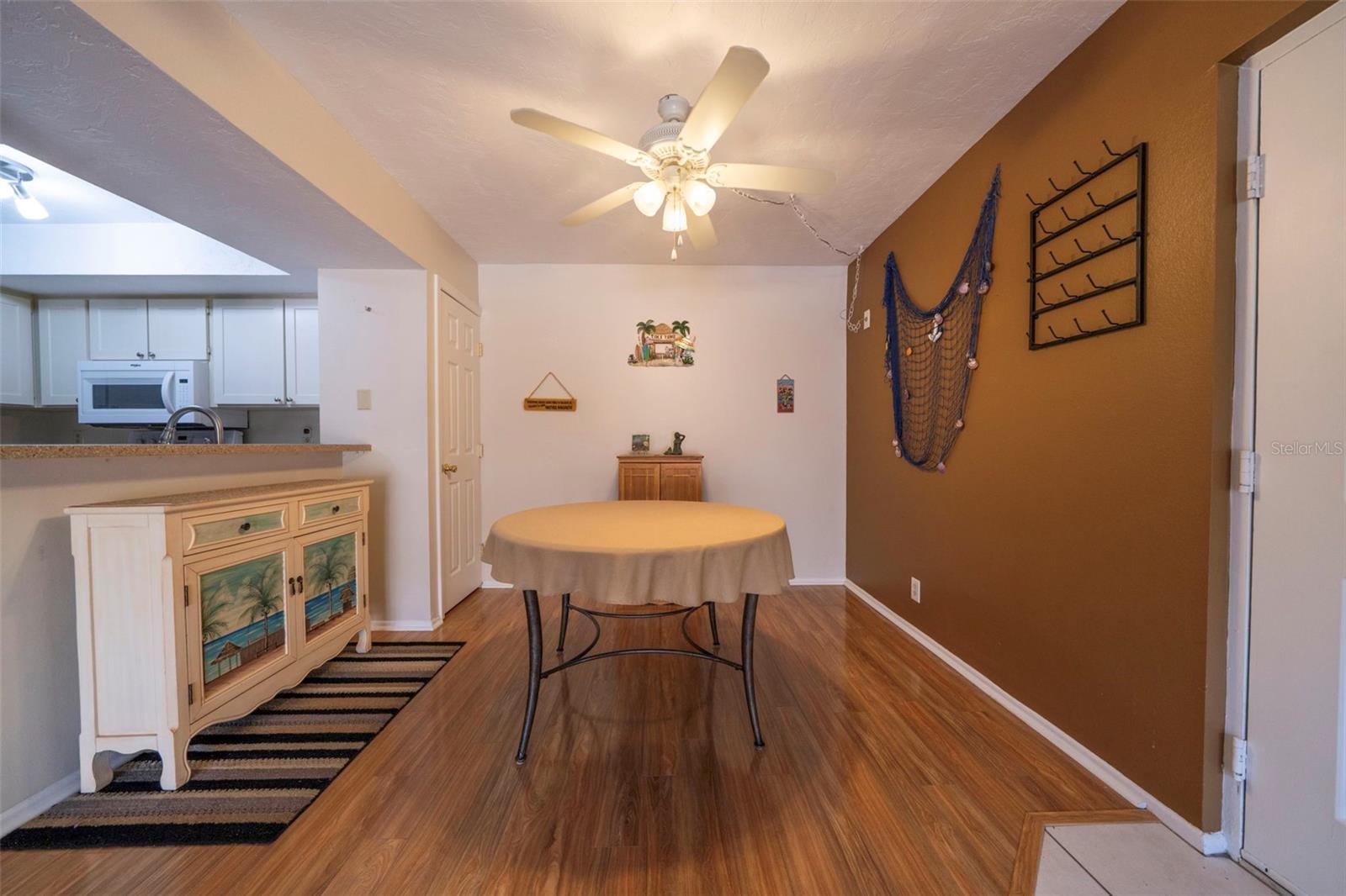 Image 7 of 33 For 19505 Quesada Avenue C103