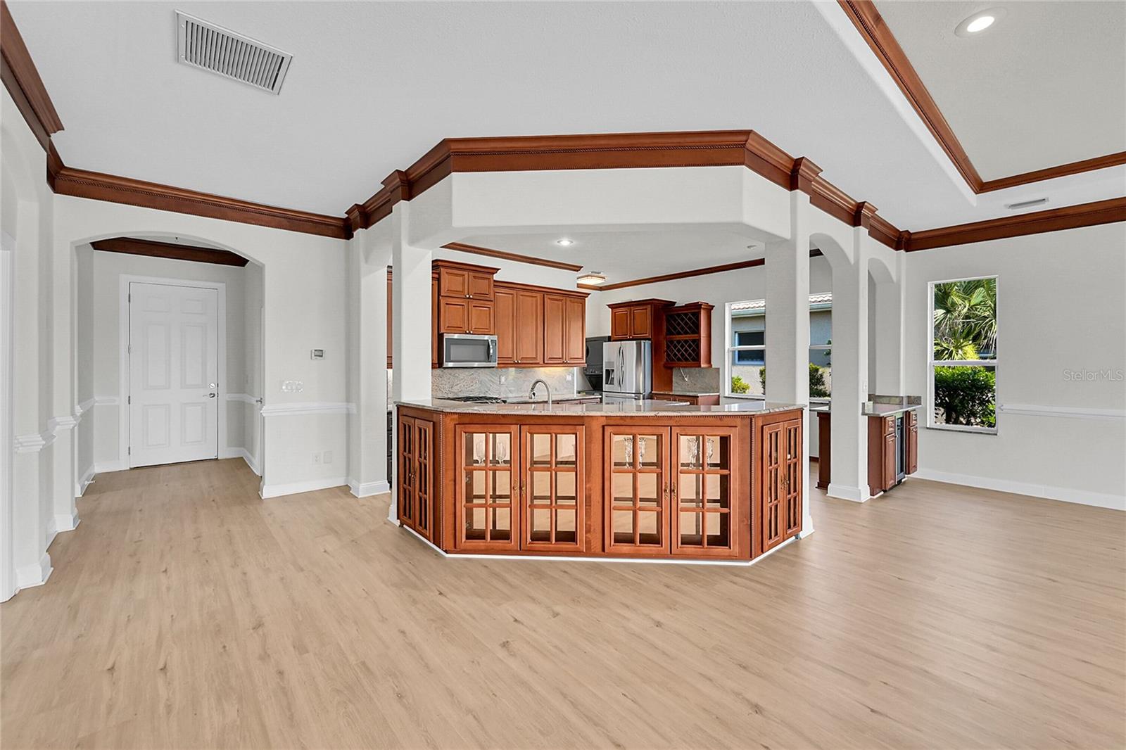 Image 8 of 64 For 333 Cipriani Way