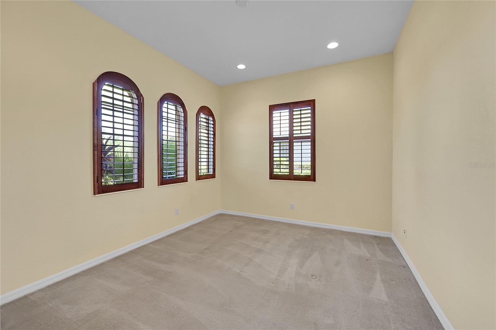 Image 24 of 62 For 337 Cipriani Way