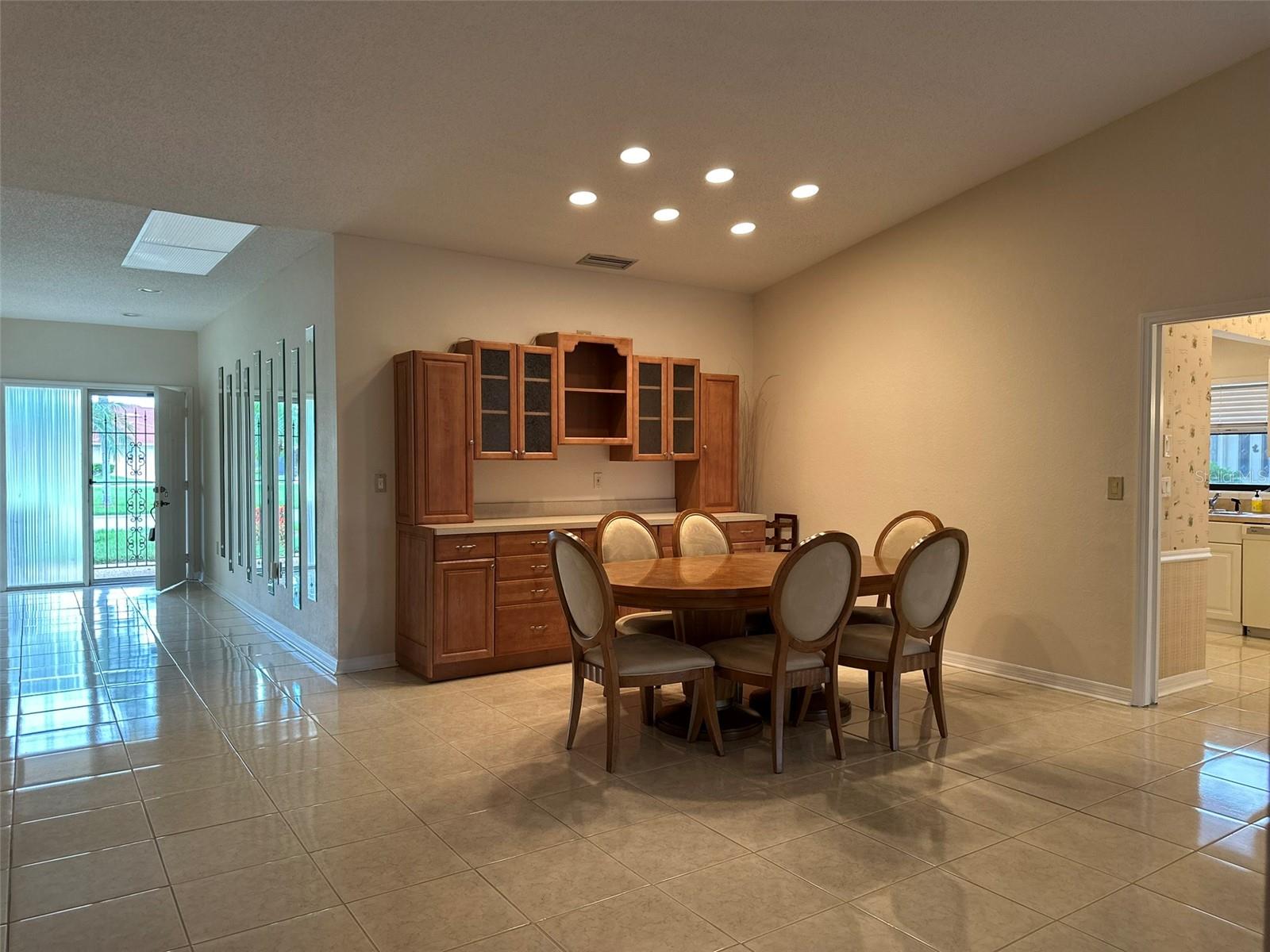 Image 5 of 42 For 11250 Essex Drive