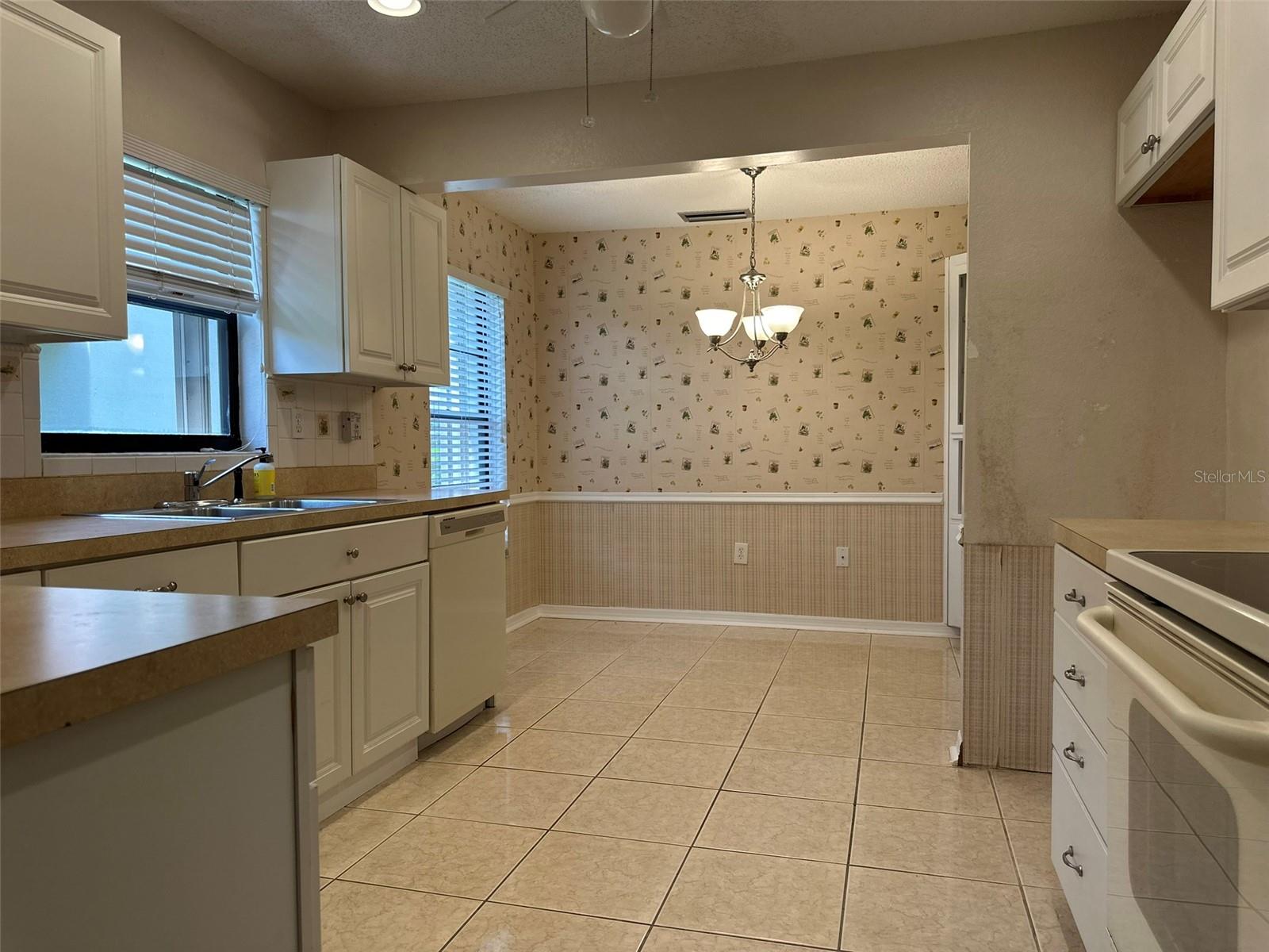 Image 8 of 42 For 11250 Essex Drive