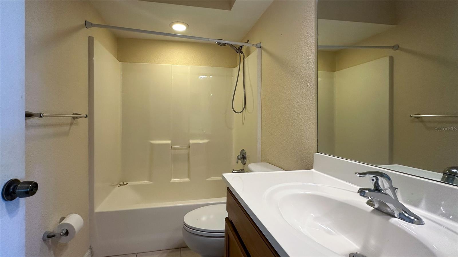 Image 17 of 29 For 6944 Rosemont Drive