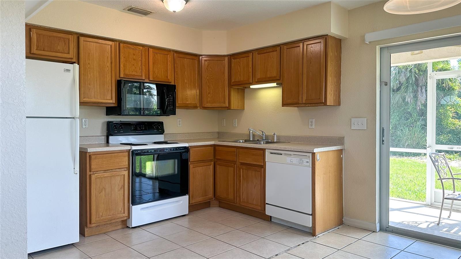 Image 21 of 29 For 6944 Rosemont Drive