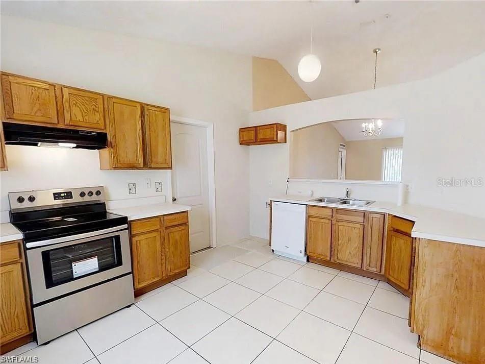 Image 3 of 4 For 502 Eldron Avenue