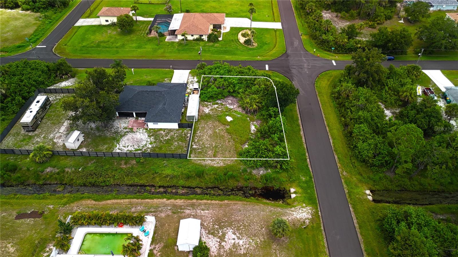 Image 11 of 18 For 10271 Waterford Avenue