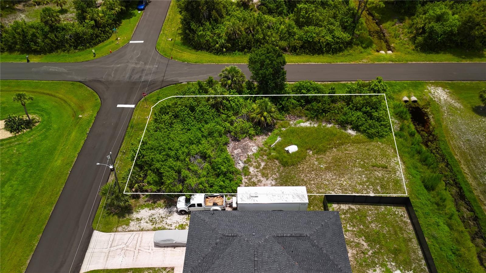 Image 4 of 18 For 10271 Waterford Avenue