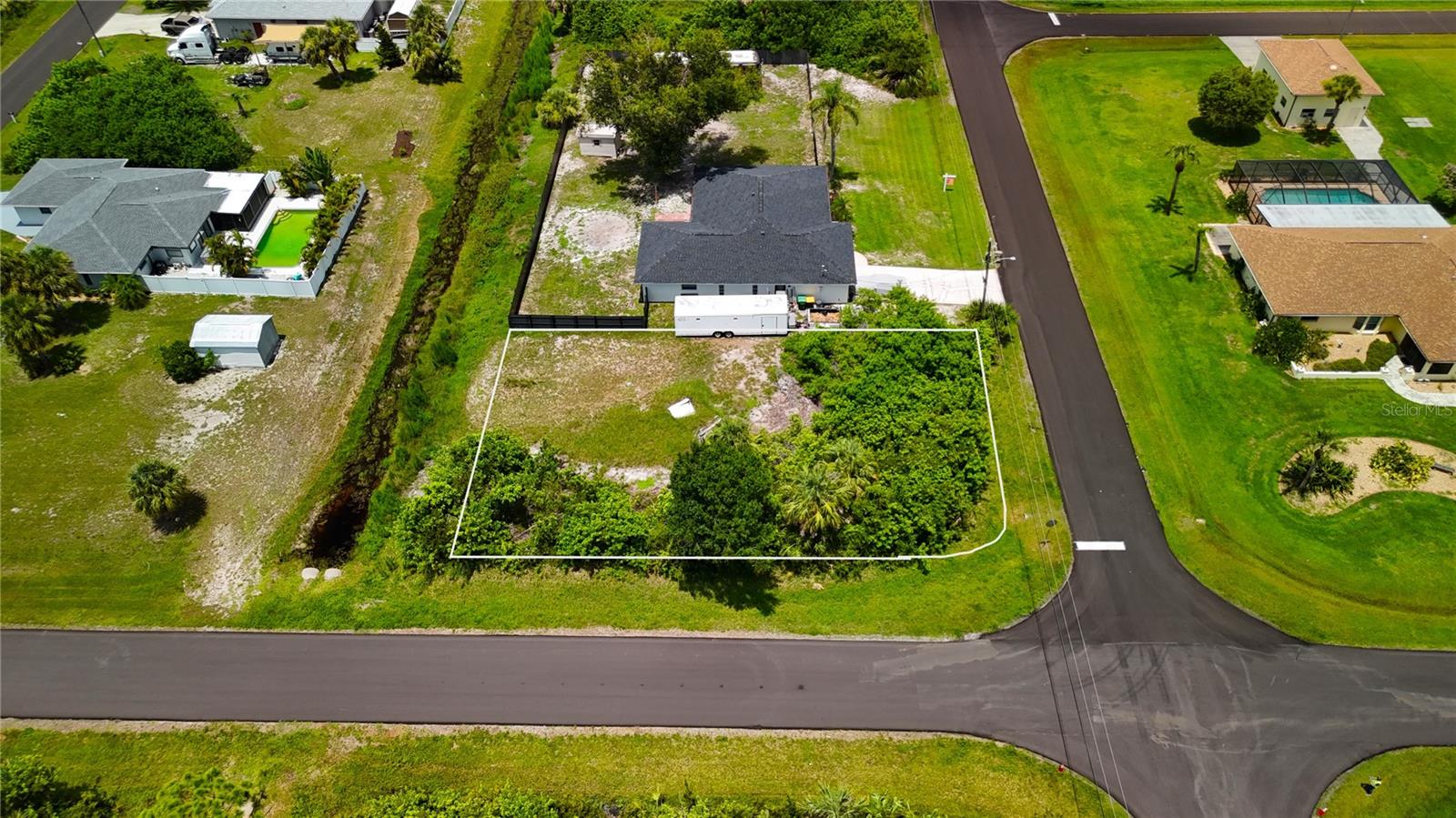 Image 5 of 18 For 10271 Waterford Avenue