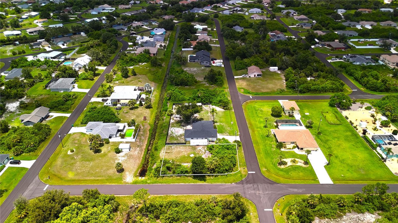 Image 7 of 18 For 10271 Waterford Avenue