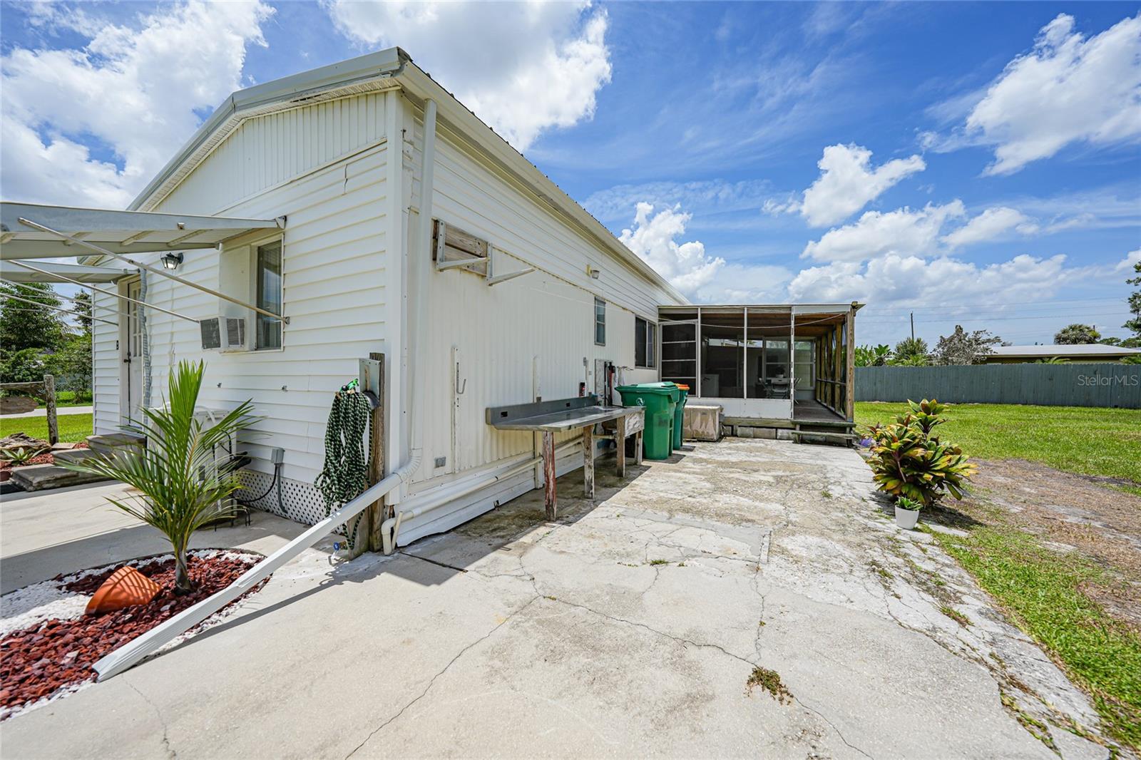 Image 32 of 40 For 15320 Mango Drive