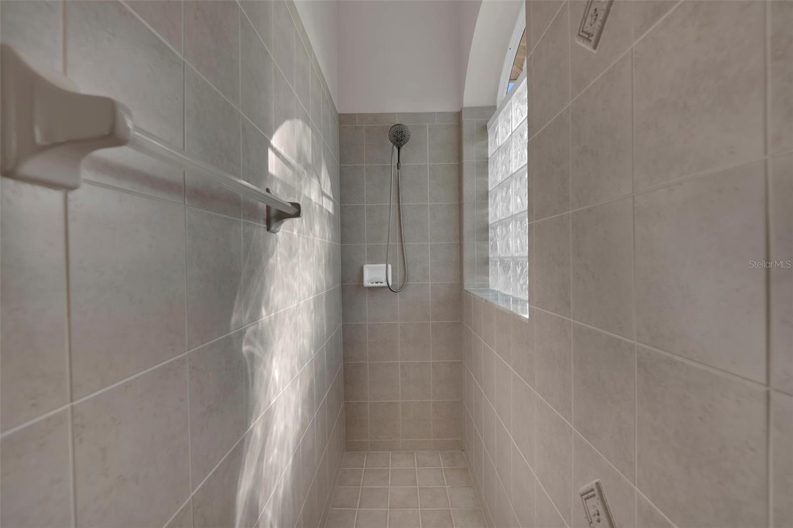 Image 26 of 76 For 5212 8th Court