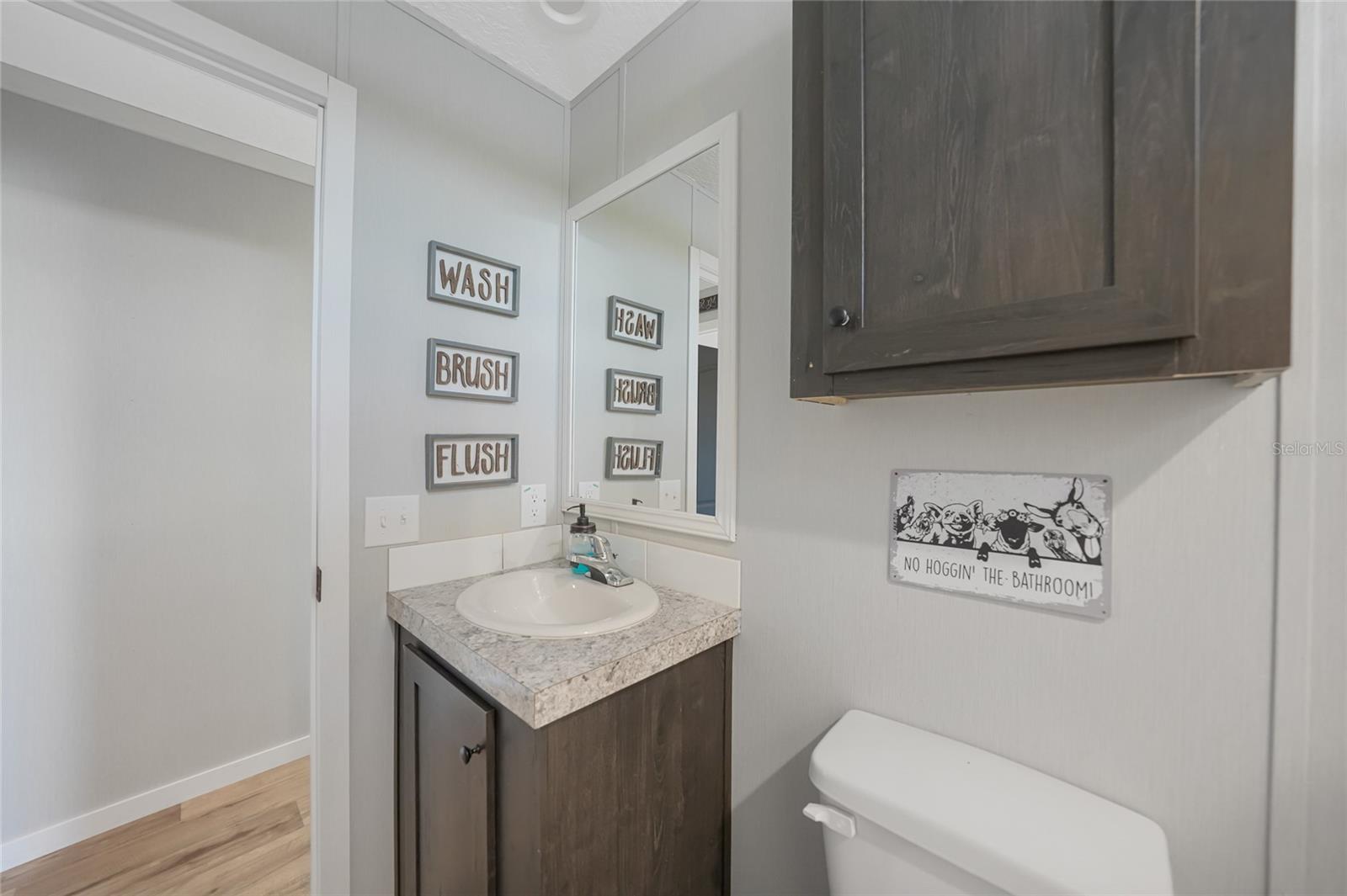 Image 18 of 54 For 11524 Herbert Avenue