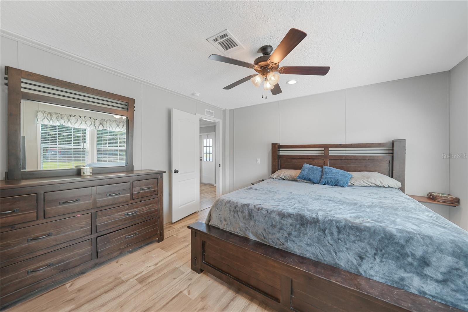 Image 21 of 54 For 11524 Herbert Avenue