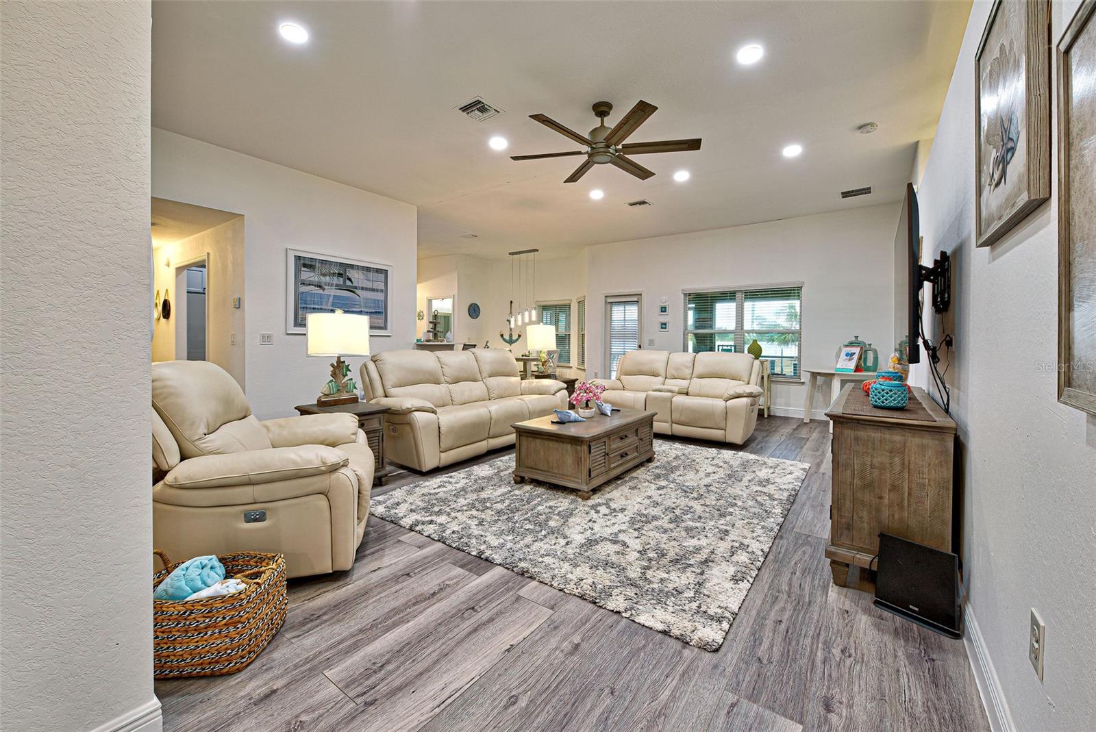 Image 19 of 61 For 13536 Ainsworth Lane