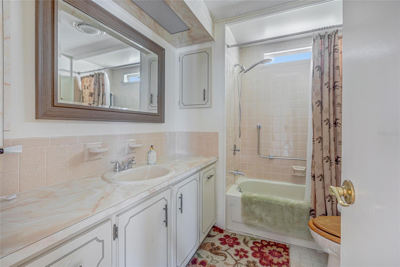 Image 16 of 63 For 2100 Kings Highway 461