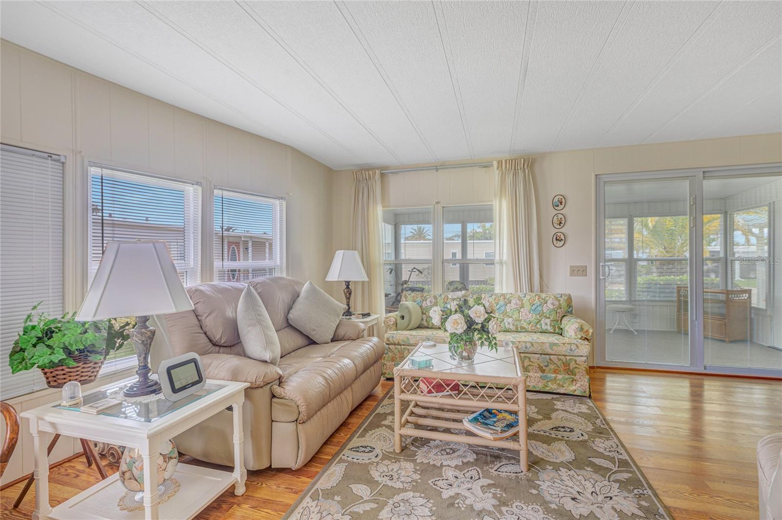 Image 6 of 63 For 2100 Kings Highway 461