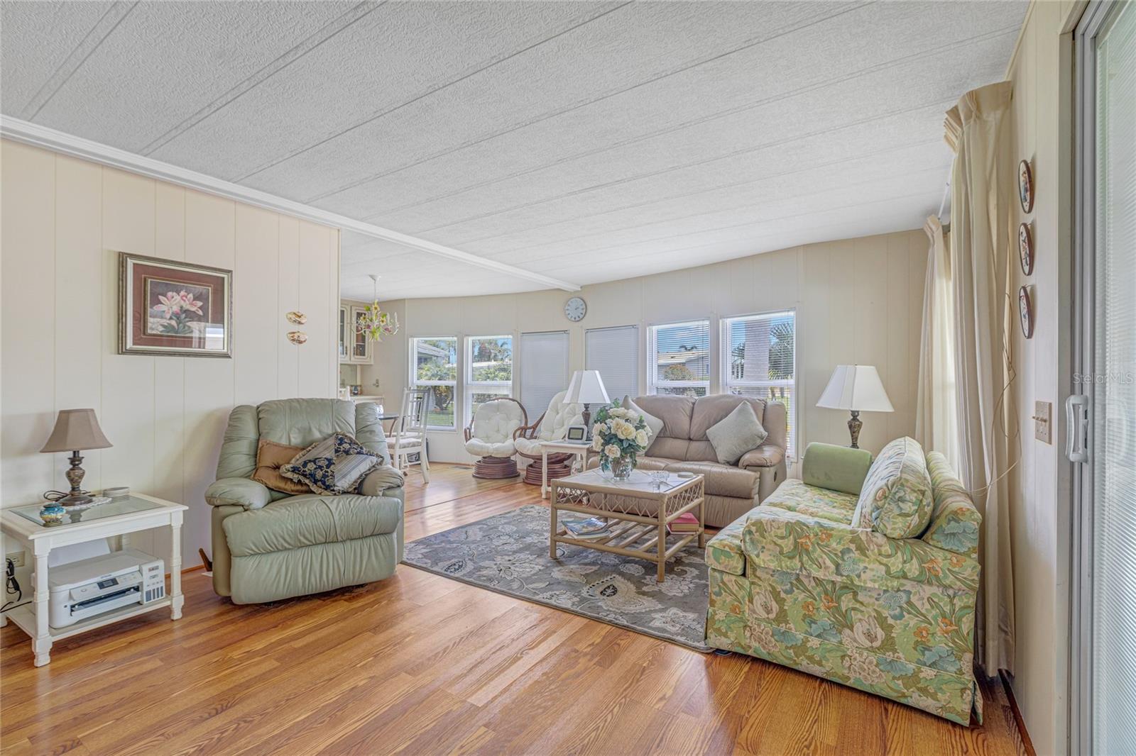 Image 8 of 63 For 2100 Kings Highway 461