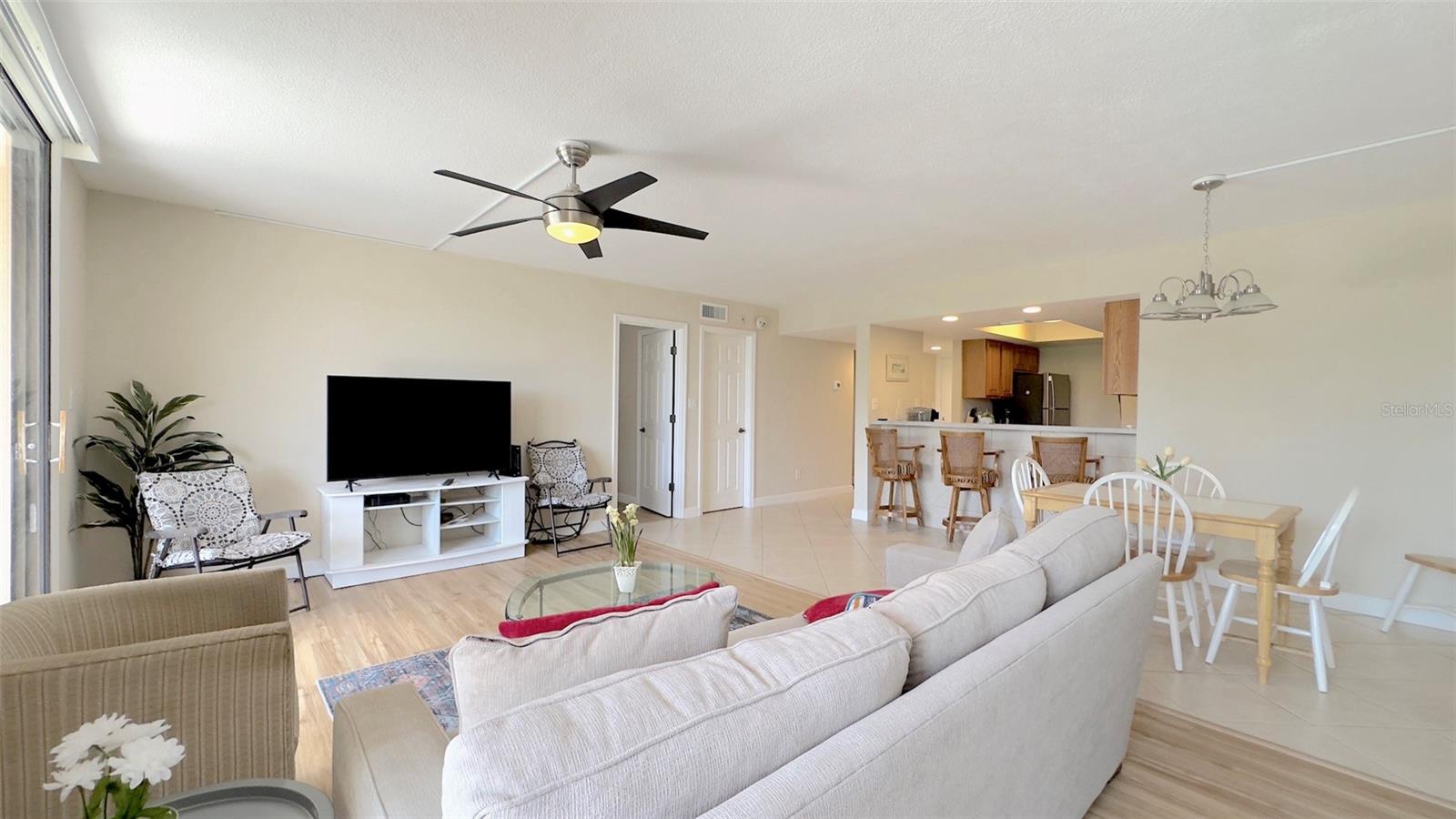 Image 4 of 32 For 25188 Marion Avenue D103