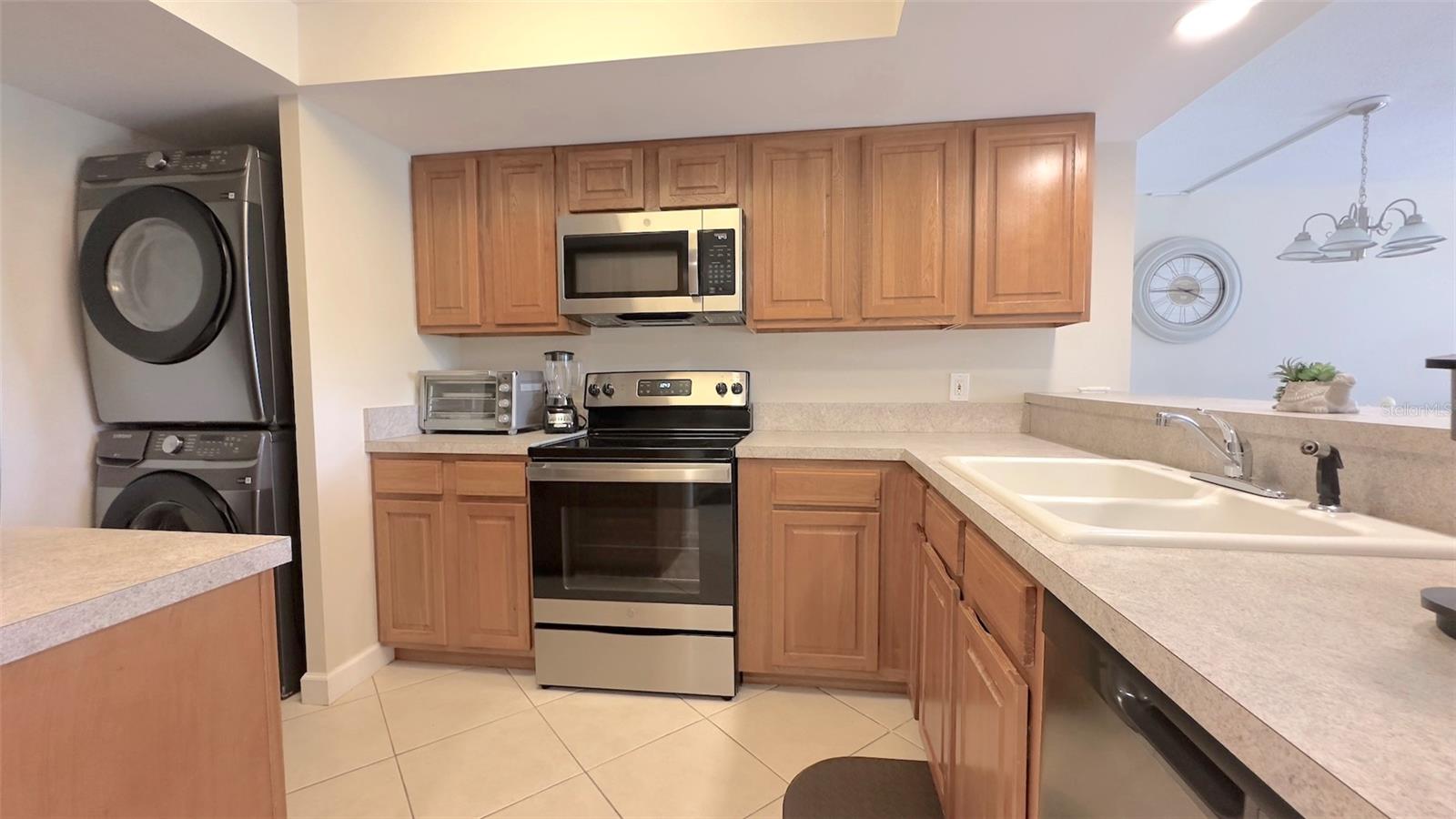 Image 6 of 32 For 25188 Marion Avenue D103