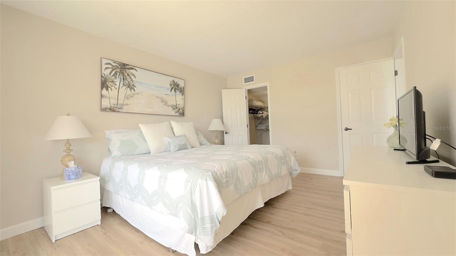 Image 9 of 32 For 25188 Marion Avenue D103