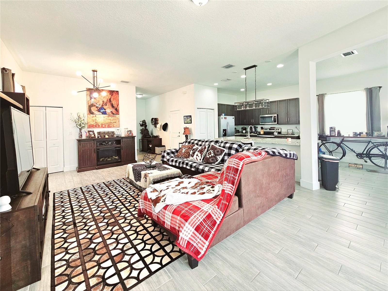 Image 11 of 61 For 5582 Carrara Drive