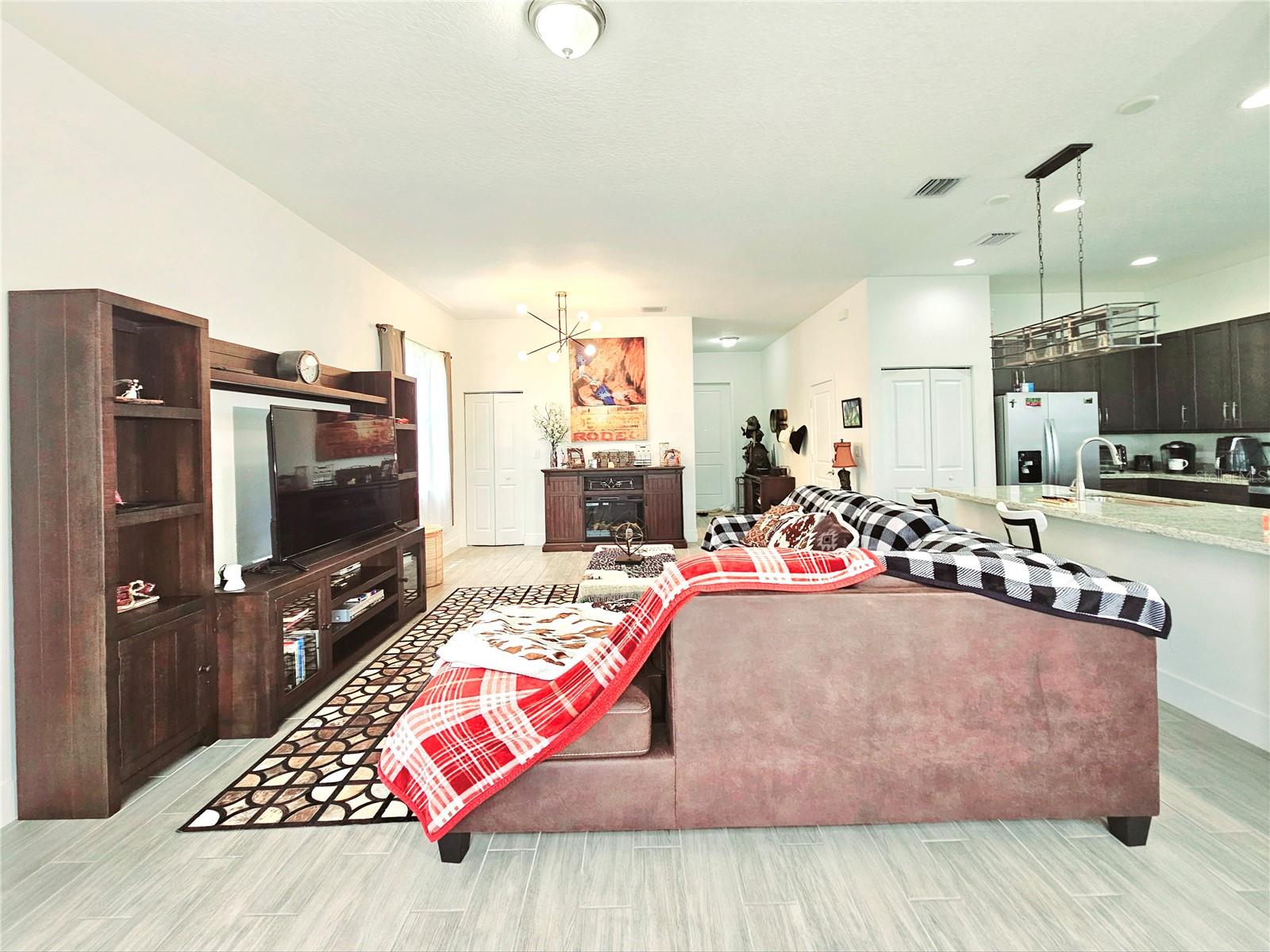 Image 12 of 61 For 5582 Carrara Drive