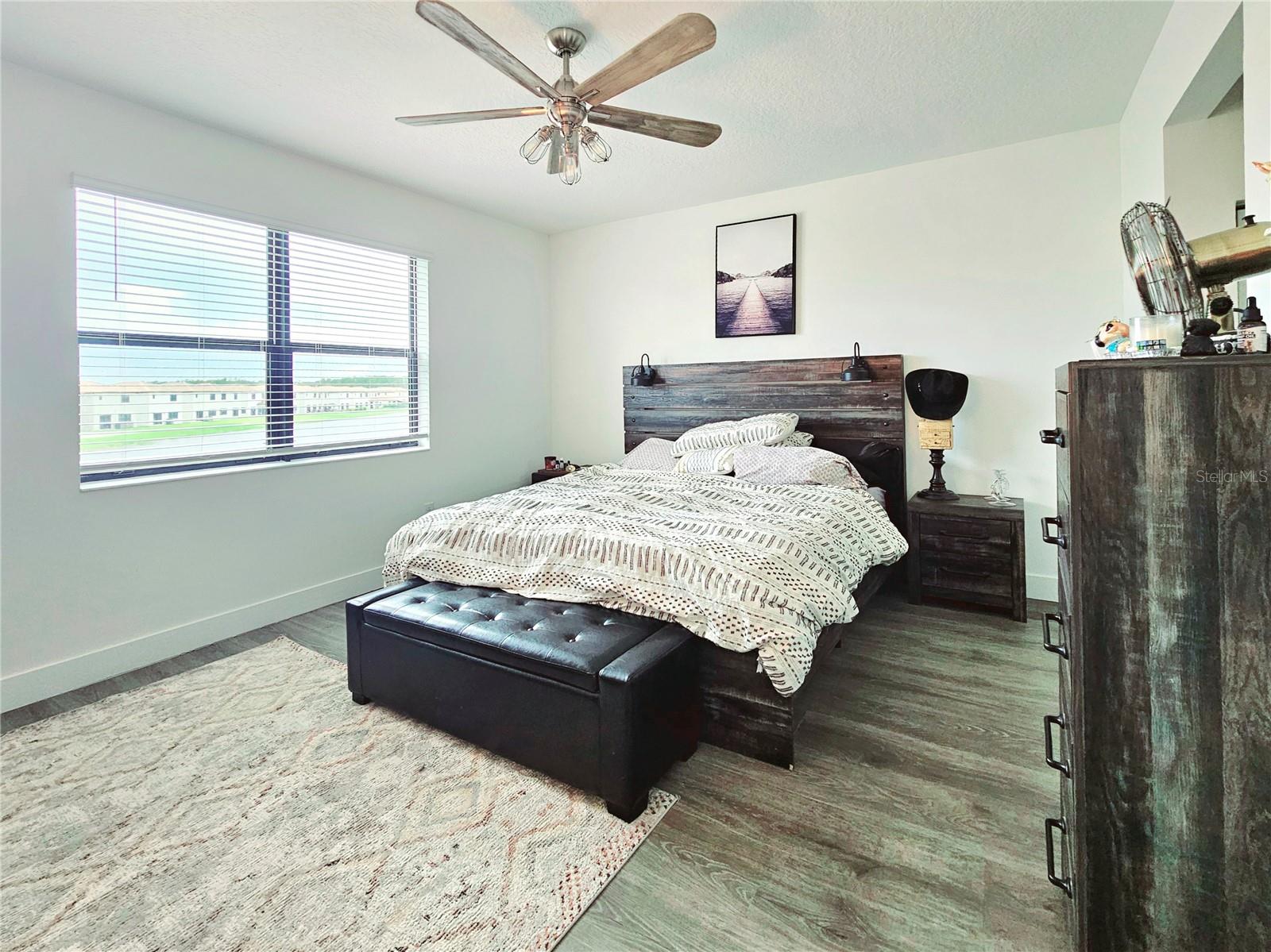 Image 21 of 61 For 5582 Carrara Drive
