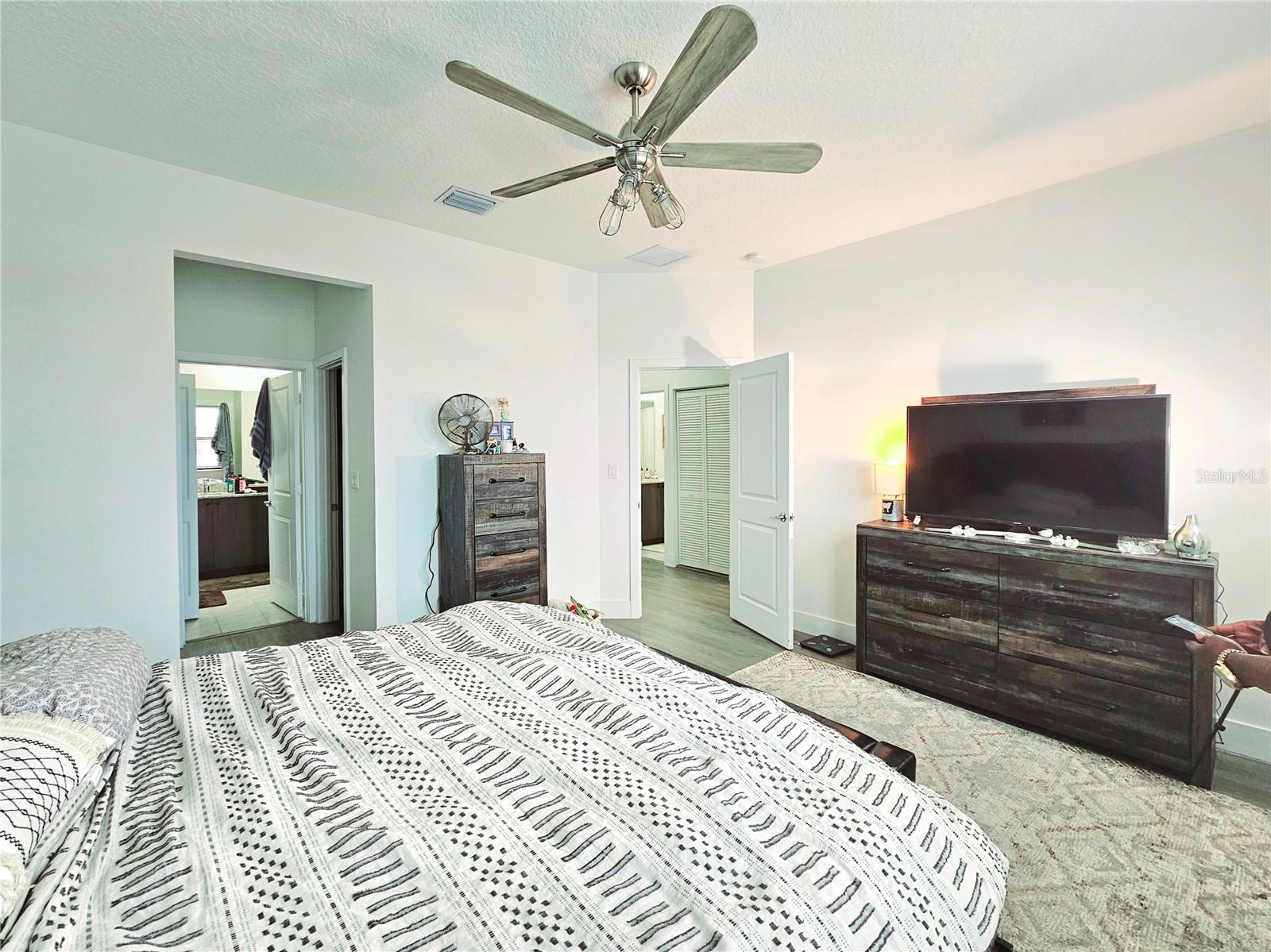 Image 24 of 61 For 5582 Carrara Drive