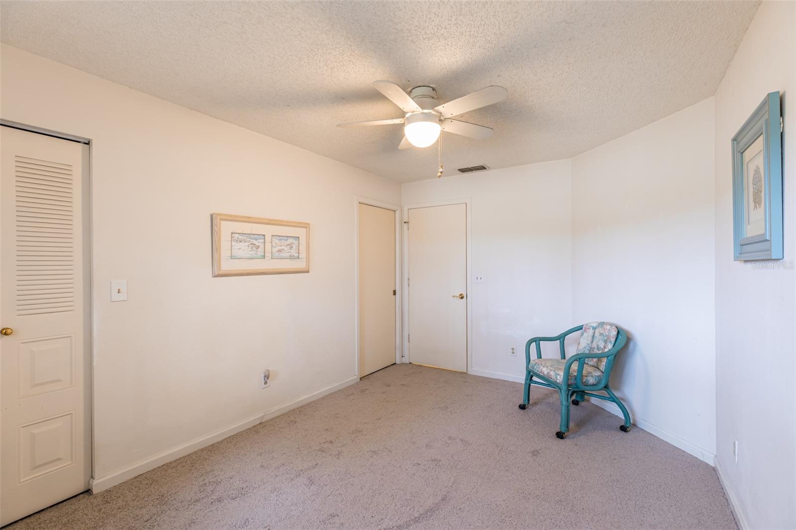 Image 21 of 37 For 8041 Woods Circle 14