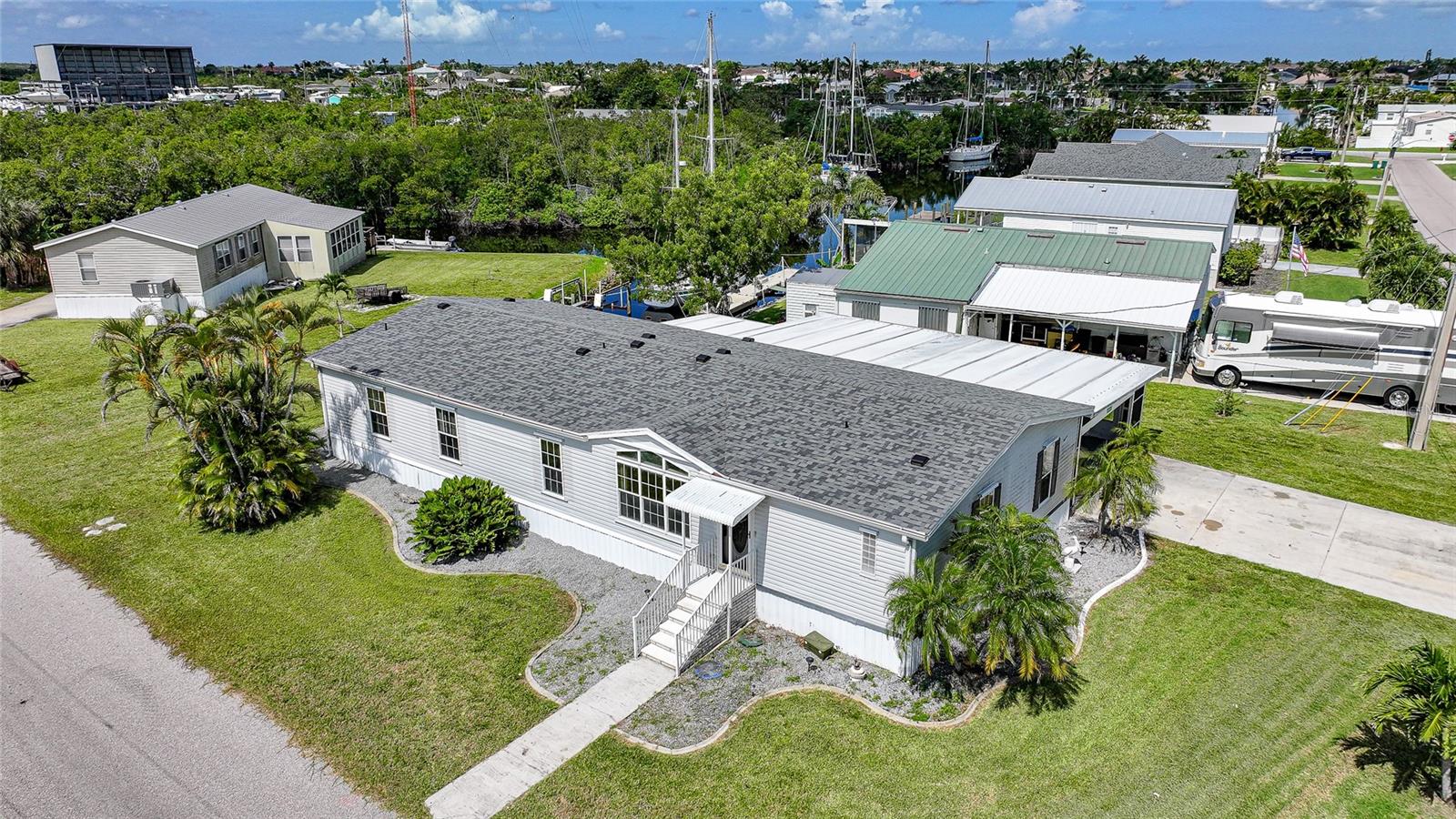 Image 40 of 57 For 605 Tahiti Court