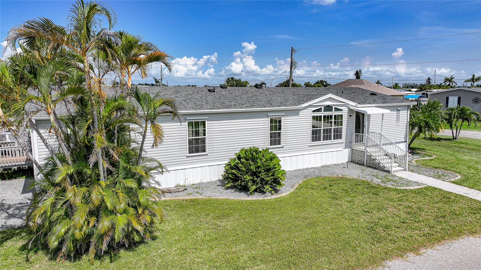 Image 42 of 57 For 605 Tahiti Court