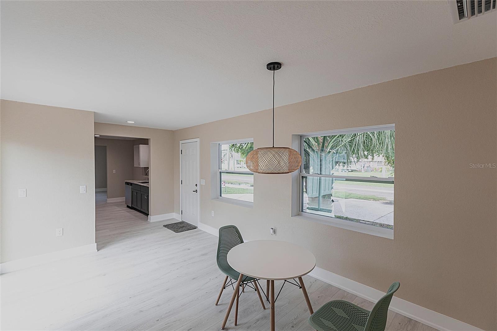 Image 10 of 32 For 902 Narranja Street